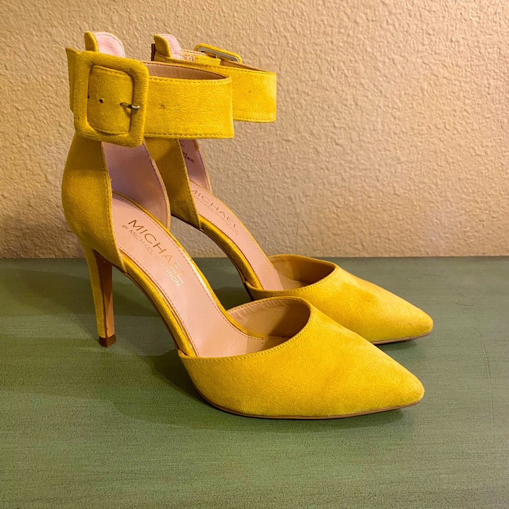 Michael by Michael Shannon Ravenna Yellow Pump